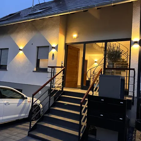 Moselay アパート メーリング